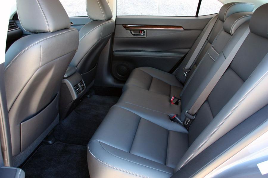  Lexus ES350 2013 года  (фото 16 из 64)